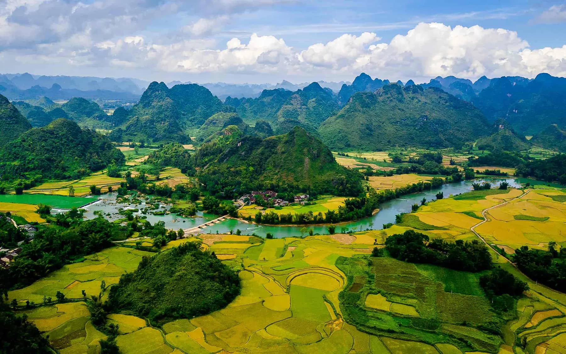 Rice fields and karst mountains in Phong Nam Valley, Cao Bang, near our Cao Bang campus